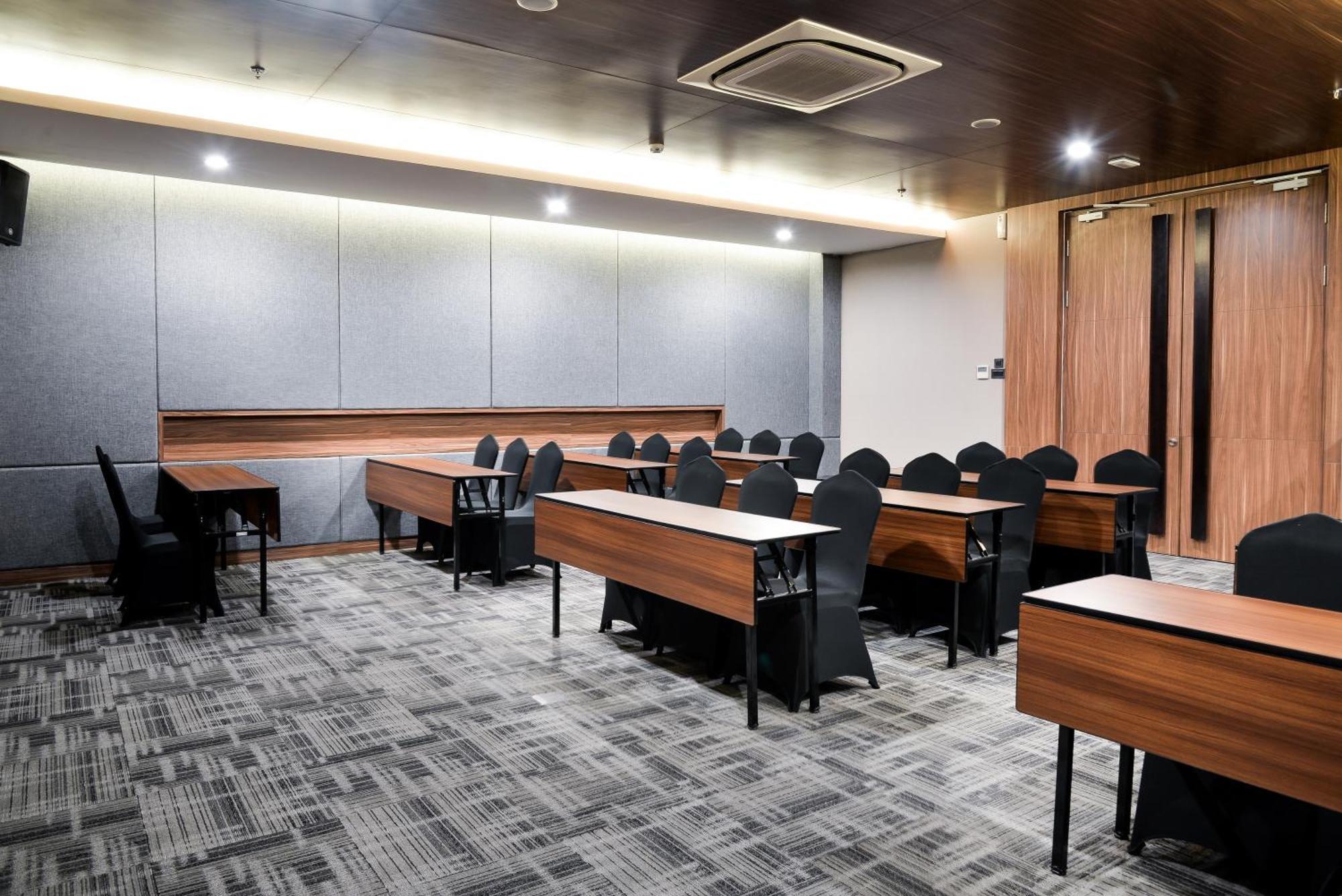Aston & Conference Center Hotel Sidoarjo